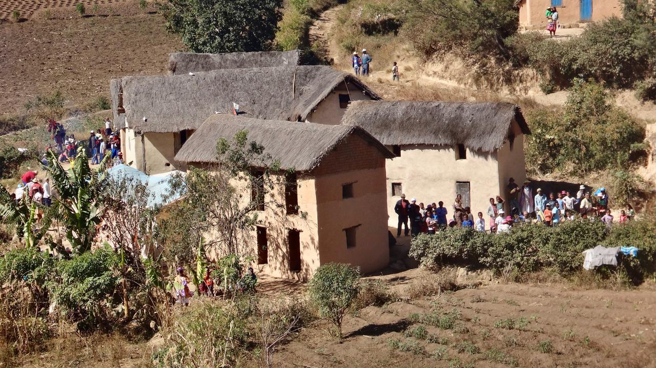 La Chaumiere Ampefy Hotel Luaran gambar